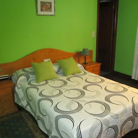 Chola Hotel *